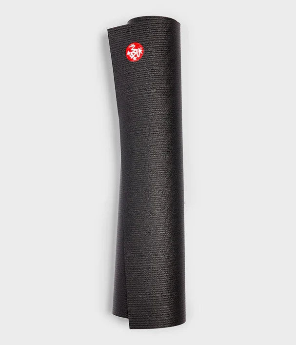 Manduka PROLite Long & Wide - Black, en yogamatte på 200 x 76 cm